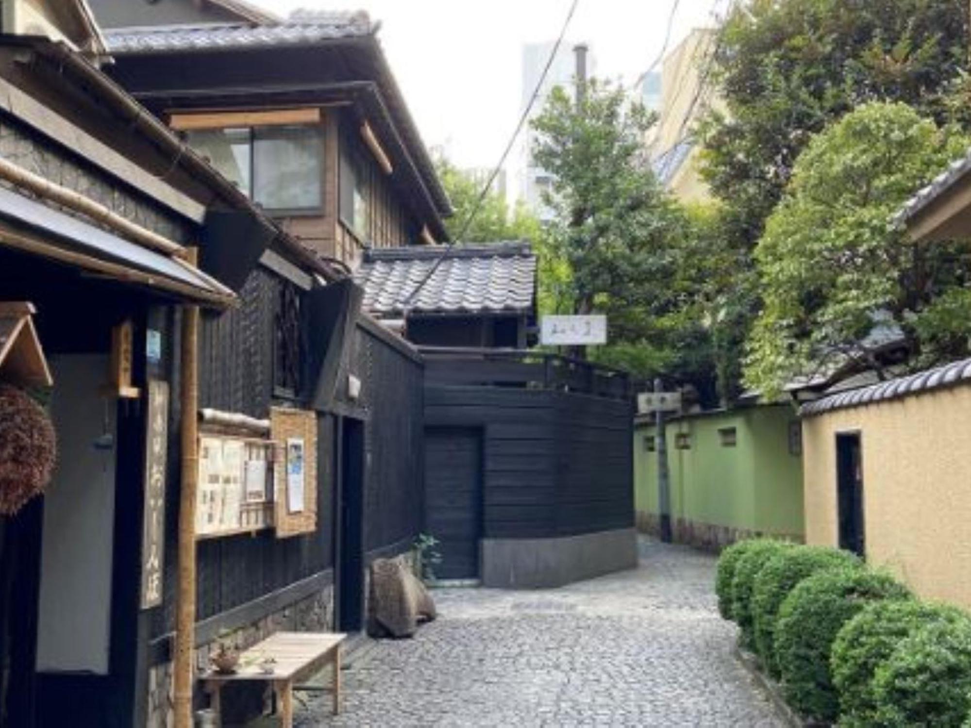 Appartement 新宿/神楽坂駅徒歩1分/80㎡の広々としたお部屋 *